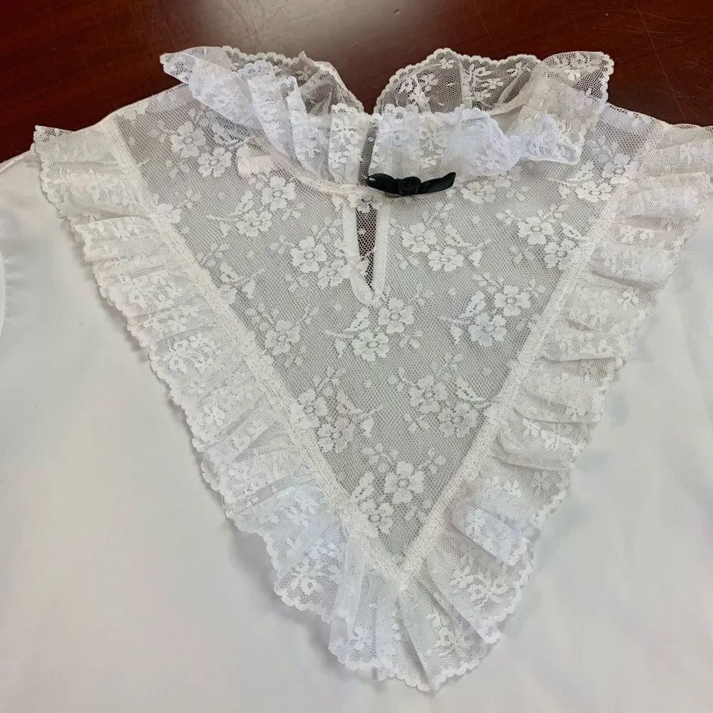 Vintage Lady Holiday White Lace High Neck Blouse sz 8 EUC